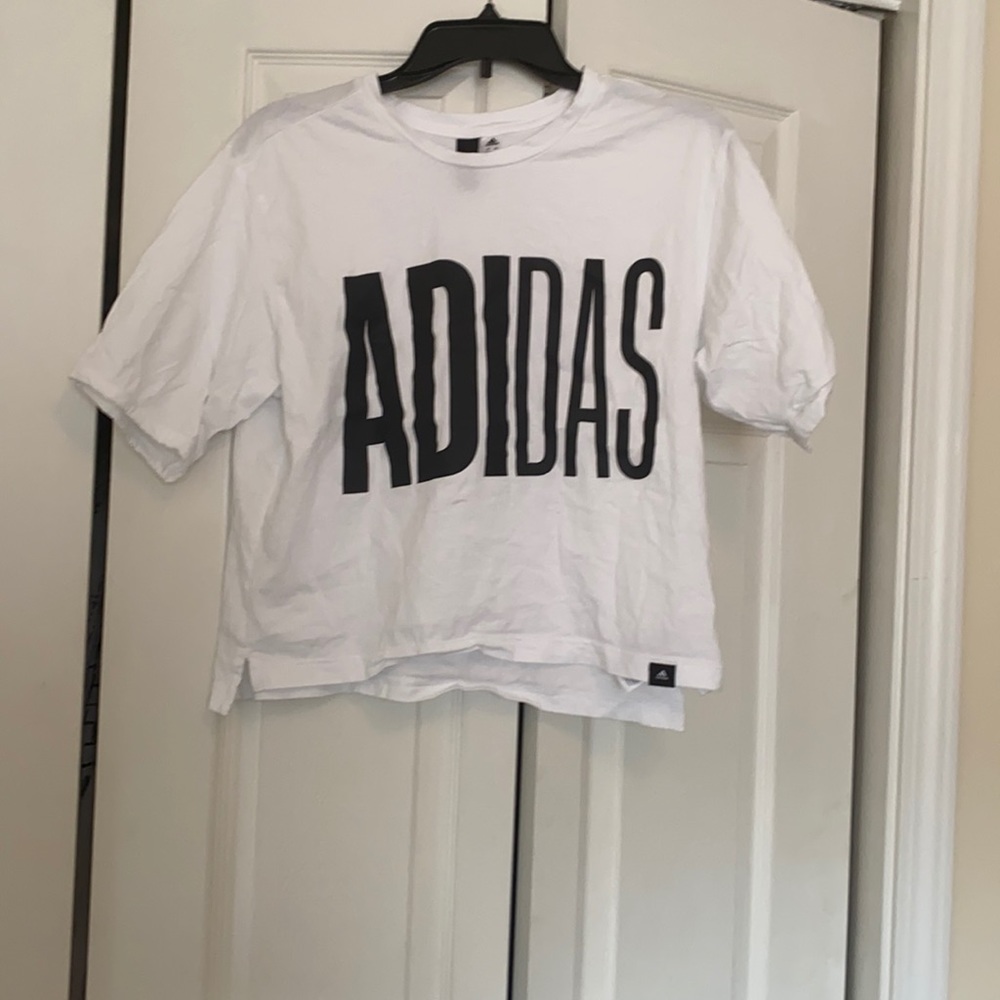Adidas crop. Size medium